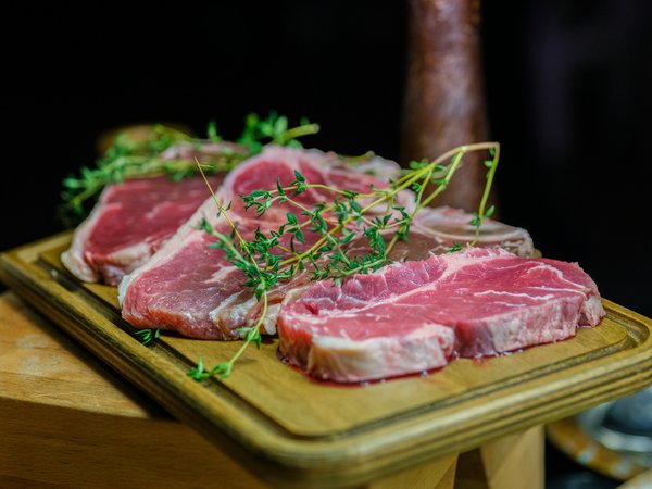 What's the Best Way to Prepare a Traditional Steak and Kidney Pie?